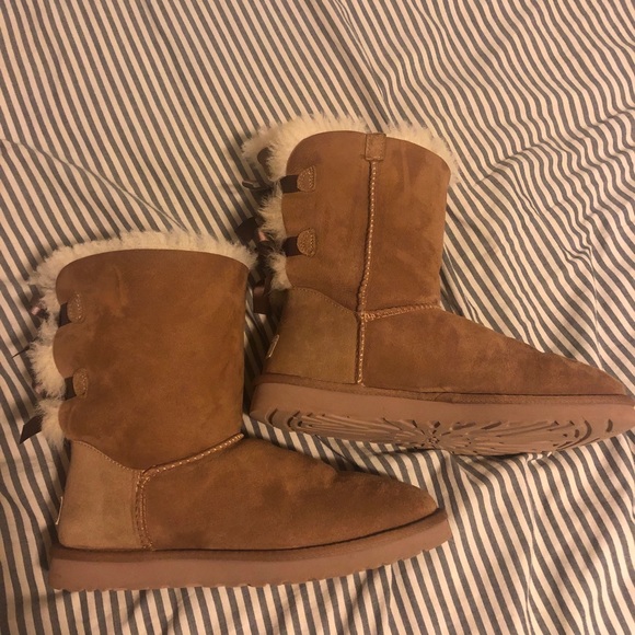 Bailey bow uggs - Picture 2 of 7